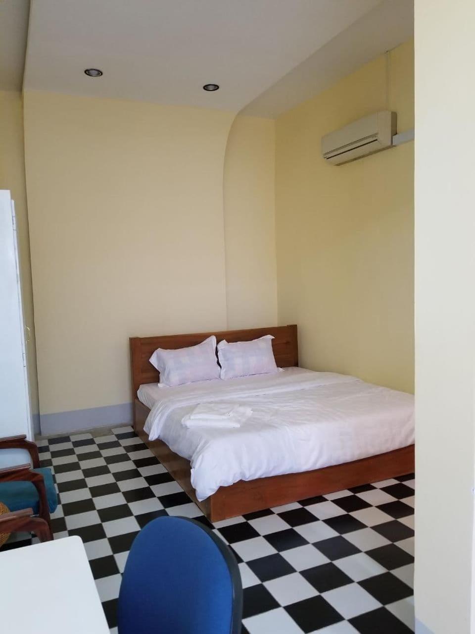 Room 7 - Studio In A Villa 5Mn Walk From The Royal Palace With Swimming Pool Phnom Penh Eksteriør bilde