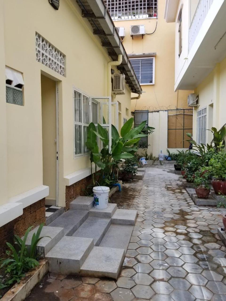 Room 7 - Studio In A Villa 5Mn Walk From The Royal Palace With Swimming Pool Phnom Penh Eksteriør bilde
